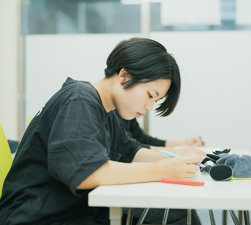 高校生が学習している様子